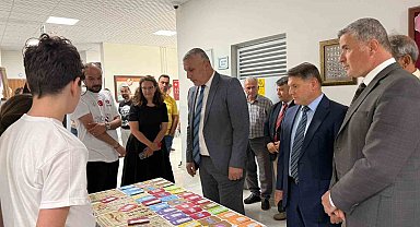 Burhaniye'de TÜBİTAK 4006-A Bilim Fuarı düzenlendi
