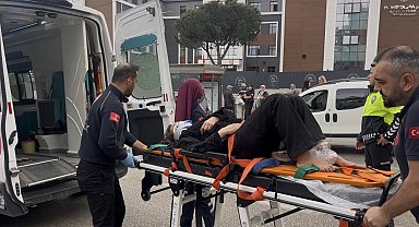 Bursa'da alt geçit yerine yolu kullanan yayaya otomobil çarptı