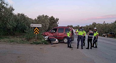 Bursa'da motosiklet ile hafif ticari araç çarpıştı: 2 yaralı