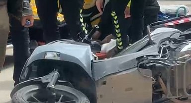 Bursa'da otomobilin çarptığı motosikletli kurye yaralandı