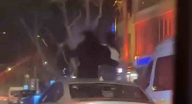 Bursa'da otomobilin tavanına oturdular : 25 bin TL ceza kesildi