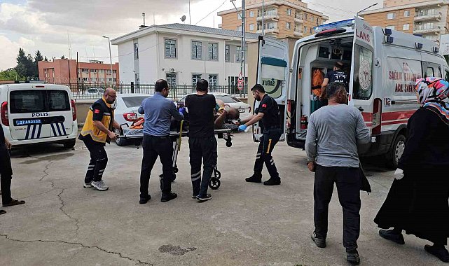 Çalışma yaparken elektrik direğinden düşen işçi yaralandı