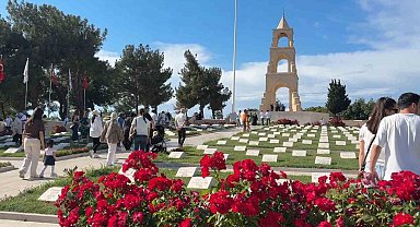 Çanakkale Savaşları'nın yaşandığı Tarihi Gelibolu Yarımadası'nda Kurban Bayramı yoğunluğu