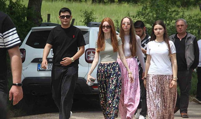Çanakkale'de o sokaktan geçenler hayatının aşkını buluyor