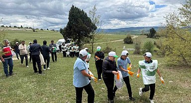 Çavdarhisar'da orman yangınlarına karşı çevre temizliği