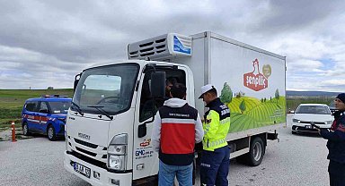 Çavdarhisar'da yol kontrol faaliyetleri