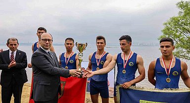 Cerrahpaşa CUP Kürek Yarışları'nda üniversiteler Küçükçekmece Gölü'nde yarıştı