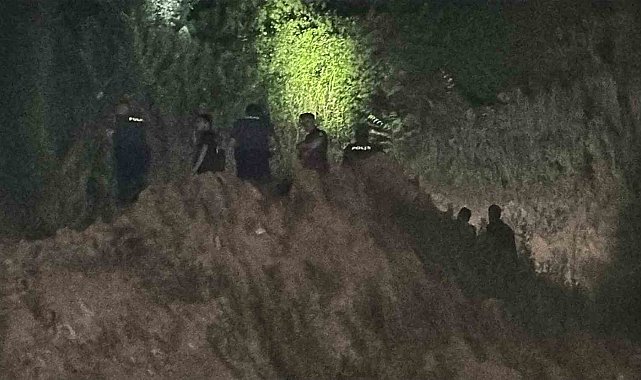 Cezaevinden izinle çıktı, eşini ve bir kadını sırtından bıçakladı