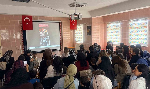 Çıldır Anaokulu'nda annelere sürpriz