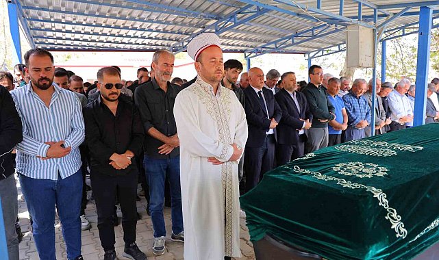 Cinayete kurban giden Kübra Yapıcı son yolculuğuna uğurlandı