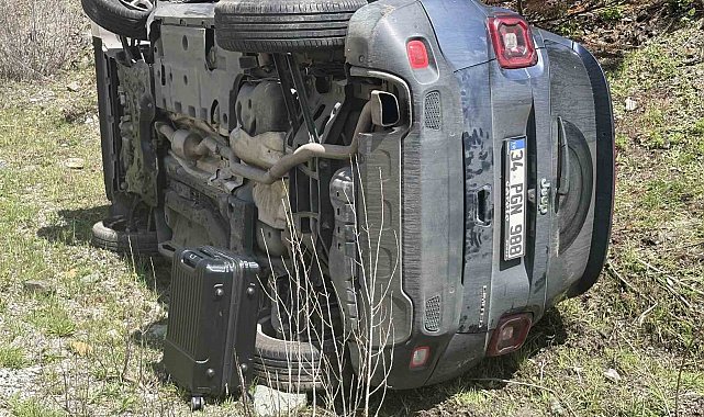 Cip ile hafif ticari araç çarpıştı: 3 yaralı