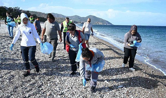 Çıralı'da sahil temizliği yapıldı