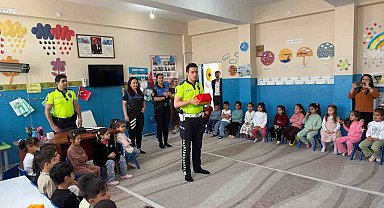 Cizre'de geleceğin sürücüleri kuralları polis amcalarından öğrendi