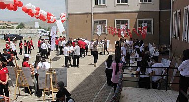 Cizre'de öğrenciler projelerini görücüye çıkardı