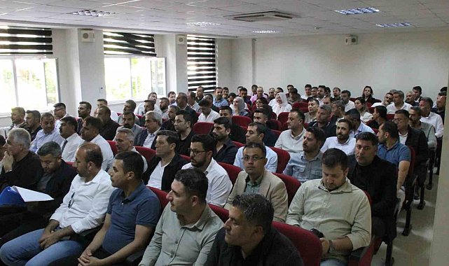 Cizre'de okul müdürleri toplantısında eğitim masaya yatırıldı