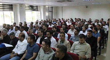 Cizre'de okul müdürleri toplantısında eğitim masaya yatırıldı