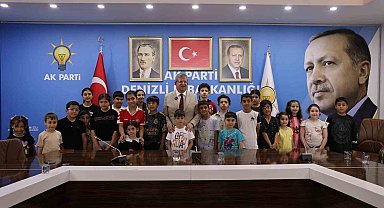 Çocuklar bayram coşkusunu AK Parti Denizli İl Başkanlığında yaşadı