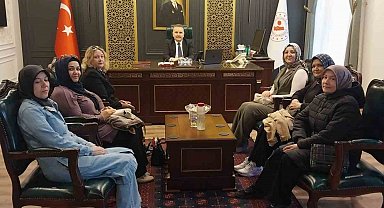 Çölyaklılar Edremit de Kaymakam Odabaş'ı ziyaret etti