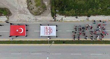 Çorum'da gençlerden "Şehitlere Saygı ve Vefa Yürüyüşü"