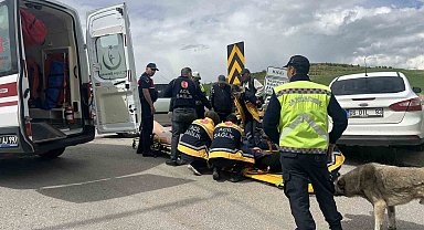 Çorum'da iki otomobil çarpıştı: 2 yaralı