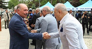 Çorum'da kent protokolü ve vatandaşlar bayramlaştı