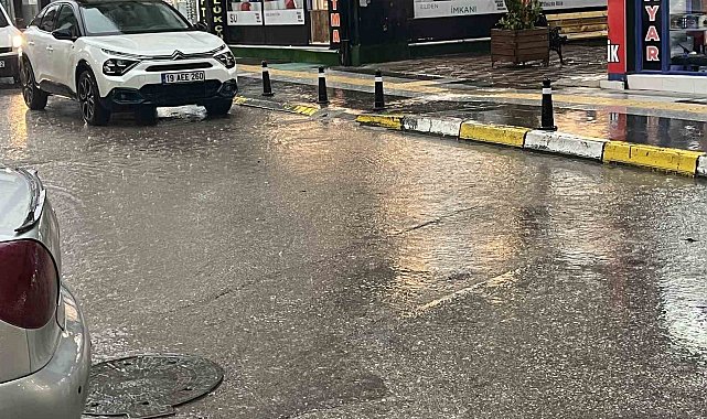 Çorum'da sağanak hayatı olumsuz etkiledi