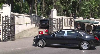 Cumhurbaşkanı Erdoğan anne ve babasının kabirlerini ziyaret etti