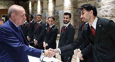 Cumhurbaşkanı Erdoğan, Galatasaray Futbol Takımı oyuncularını ve teknik heyetini kabul etti