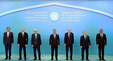 Cumhurbaşkanı Erdoğan, TDT Zirvesi'nde aile fotoğrafı çektirdi