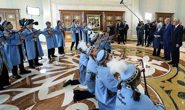 Cumhurbaşkanı Erdoğan'a Kazakistan'da Dombra sürprizi