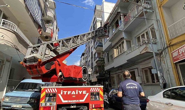 Dar merdivenden indirilemeyen hastanın imdadına itfaiye ekipleri yetişti