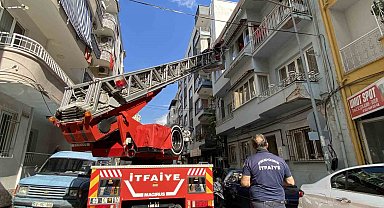 Dar merdivenden indirilemeyen hastanın imdadına itfaiye ekipleri yetişti