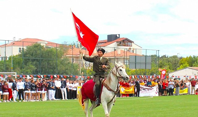 Datça'da atlı gösteri ayakta alkışlandı