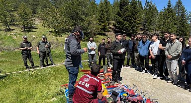 Demirci'de geleceğin ormancıları sahaya indi
