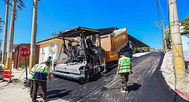 Denizli Büyükşehir Akkent Mahallesi'nde sıcak asfalt çalışmalarına başladı