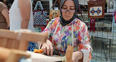 Denizli'de el sanatları kursiyerlerinin el emeği eserleri görücüye çıktı