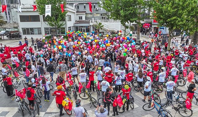 Denizli'de "Umuda Pedal Çevir" Bisiklet Şenliği kortej yürüyüşüyle başladı