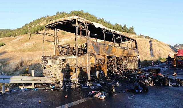 Denizli'deki 8 kişinin öldüğü otobüsten geriye sadece demir yığını kaldı