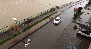 Devrek'te misket büyüklüğünde dolu yağdı