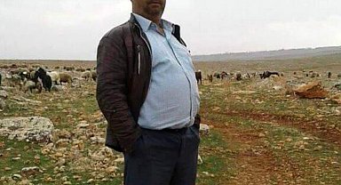 Devrilen traktörün altında kalan sürücü hayatını kaybetti