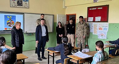 Dicle Kaymakamı Atış, öğrenci ve öğretmenlerle bir araya geldi