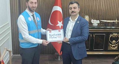 Dicle Kaymakamı Atış'tan Türkiye Diyanet Vakfına kurban bağışı