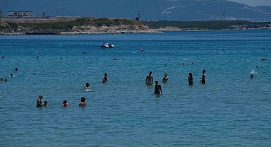 Didim'de 9 günlük tatilde deniz keyfi başladı