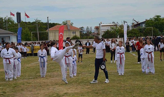 Didim'deki kutlamalarda gösteriler büyük beğeni topladı