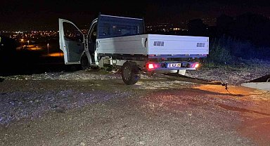 Direksiyon hakimiyetini kaybeden sürücü şarampole uçtu
