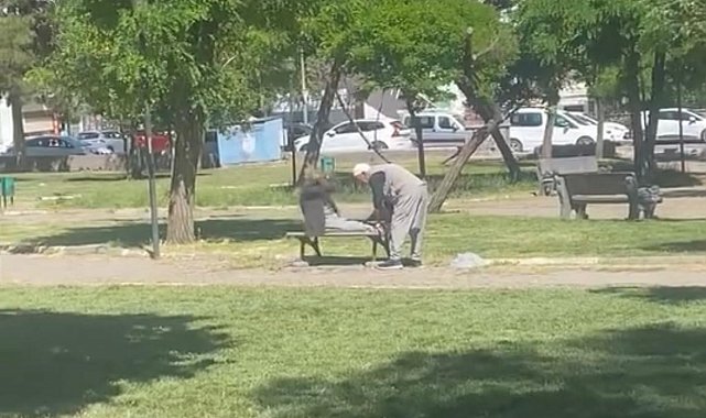 Diyarbakır'da amcalar yaşlarına aldırış etmeden parkta mekik çekti
