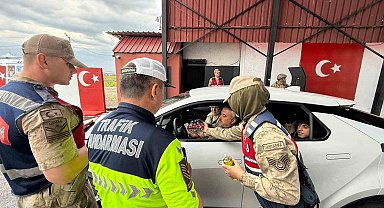 Diyarbakır'da jandarma ekipleri Kurban Bayramı öncesi trafik uygulaması yaptı