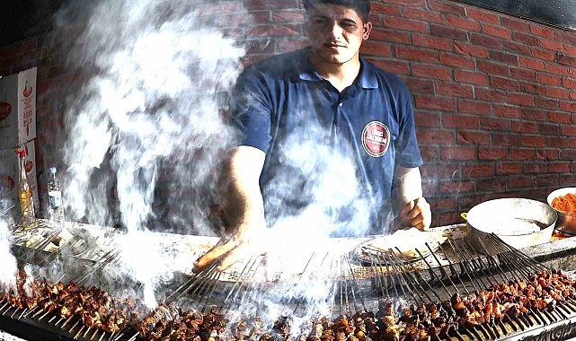 Diyarbakır'da Kurban Bayramı oldu 'ciğer bayramı'