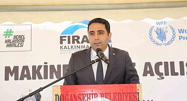 Doğanşehir'de buğday üretimine güç katacak ortak tarım makineleri parkı açıldı
