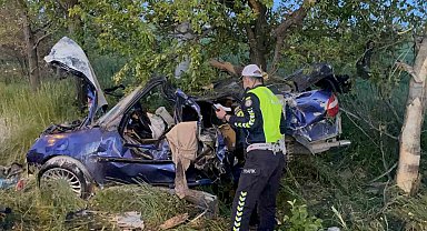 Düğün konvoyunda feci kaza: 1 ölü, 1 yaralı